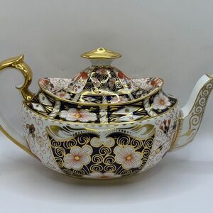 Royal Crown Derby Imari 2451 Partial Teapot. Large 6 cup teapot dated 1939.